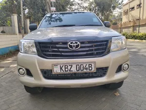 Toyota Hilux 2014 Gray