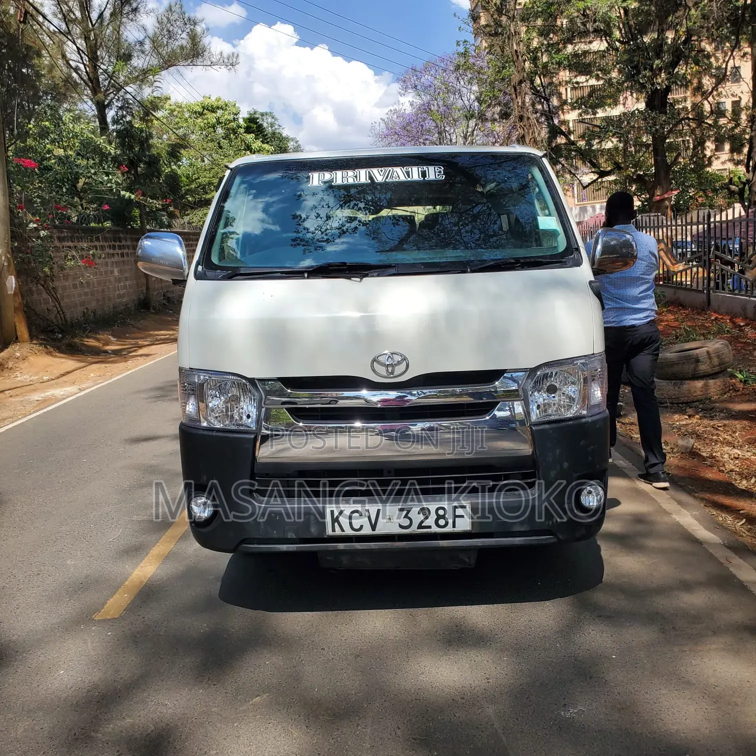 Toyota HiAce 2012 White