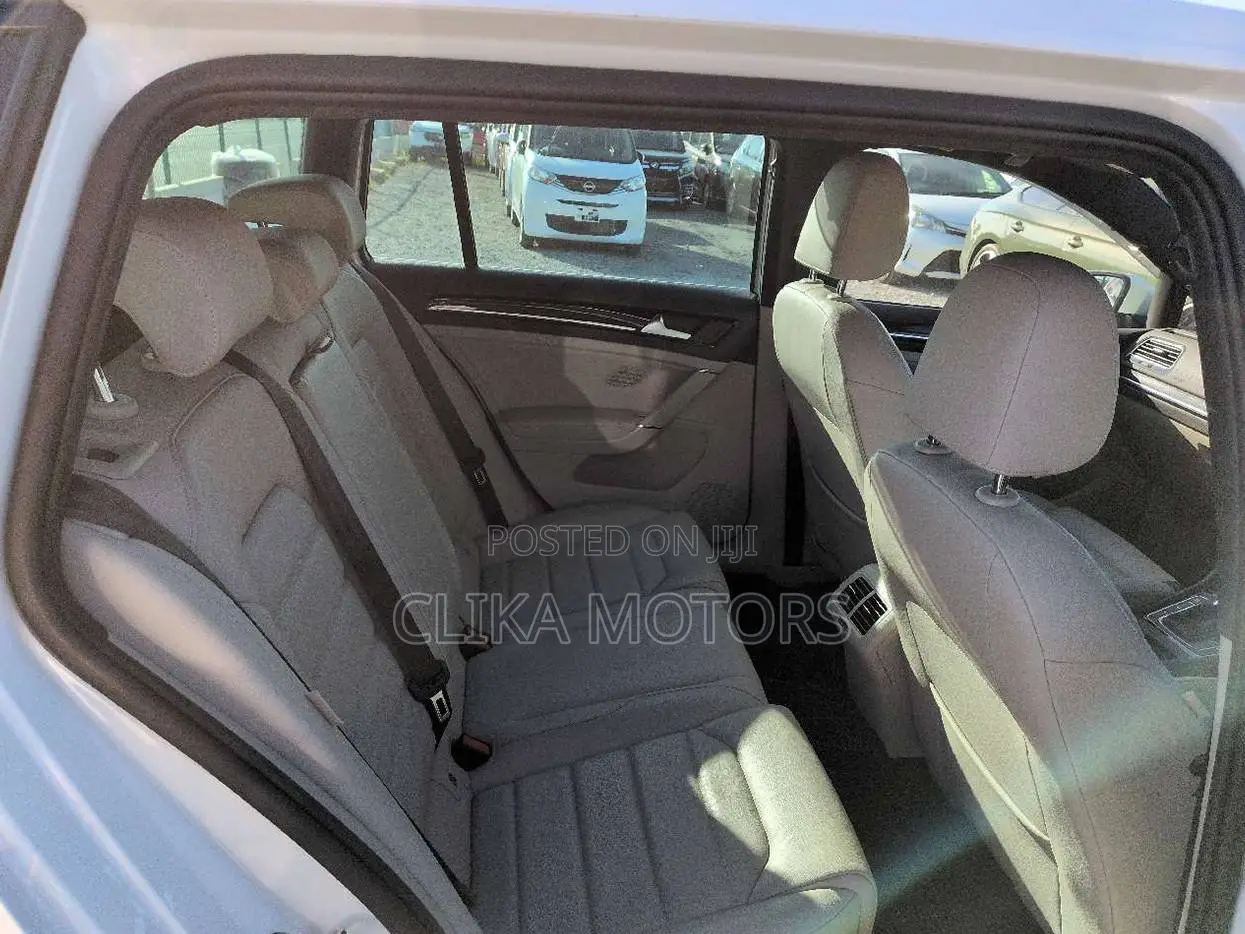 Volkswagen Golf Variant 2020 Pearl