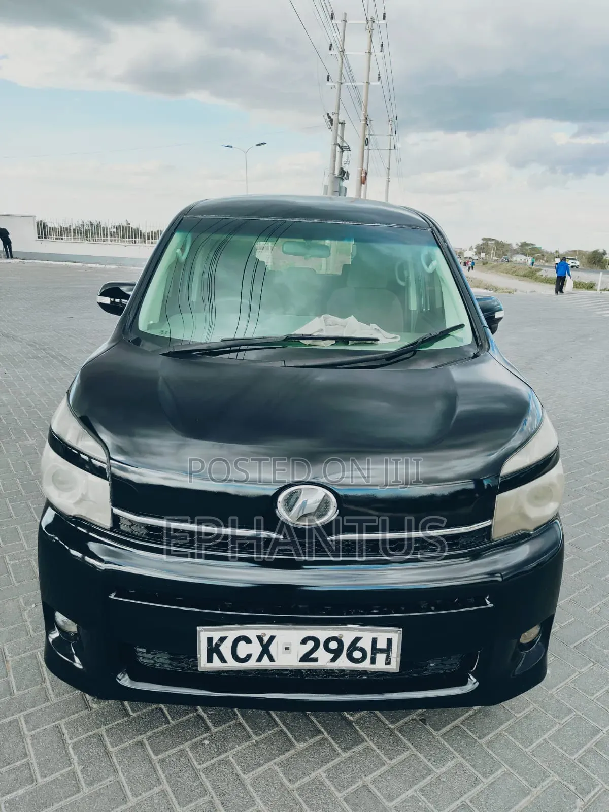 Toyota Voxy X 2WD 8-Seater 2012 Black