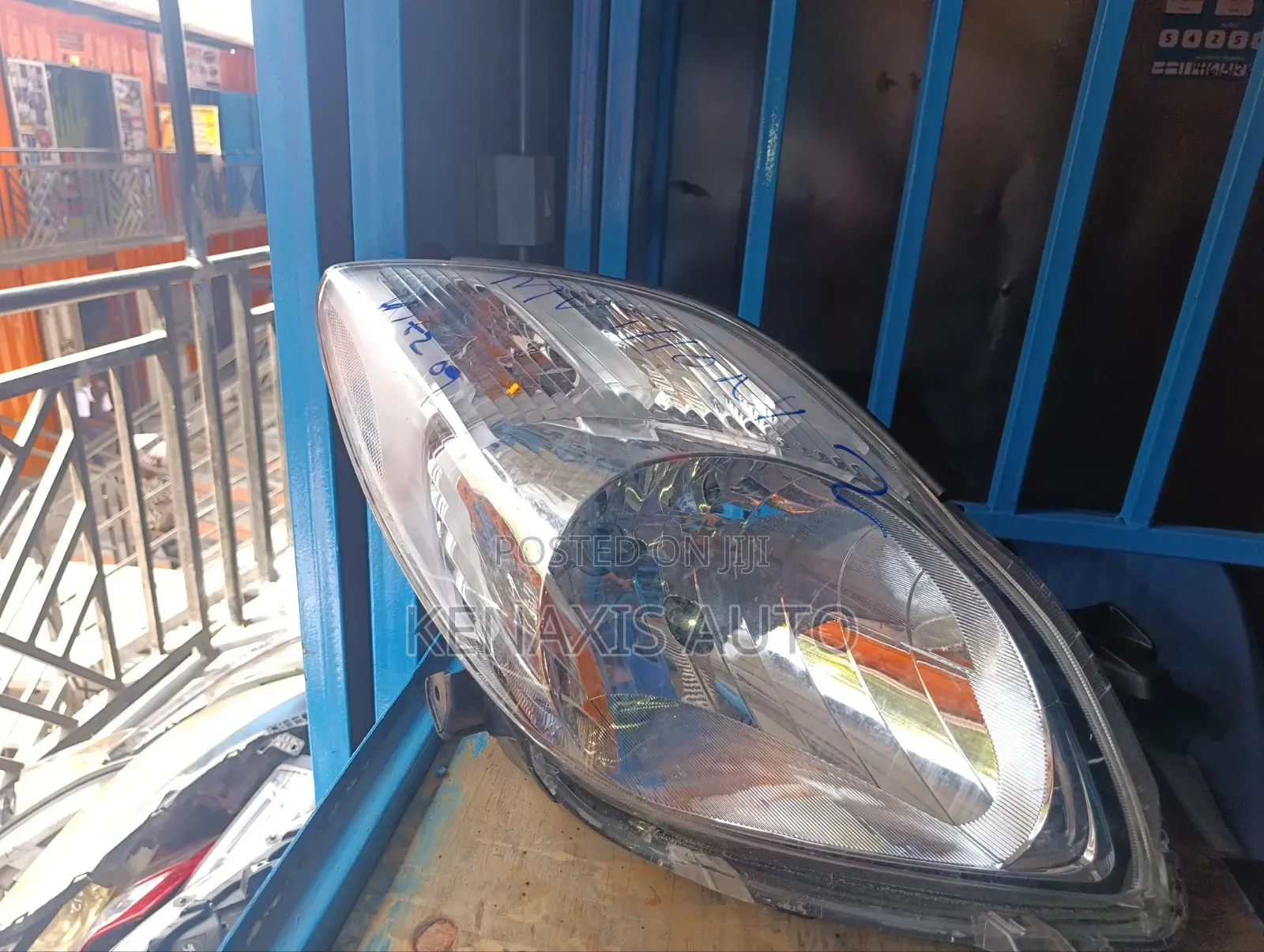 Vitz 2008/2009/2010 Headlight