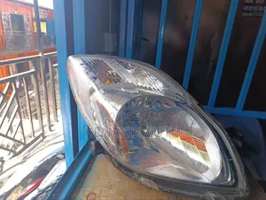 Vitz 2008/2009/2010 Headlight
