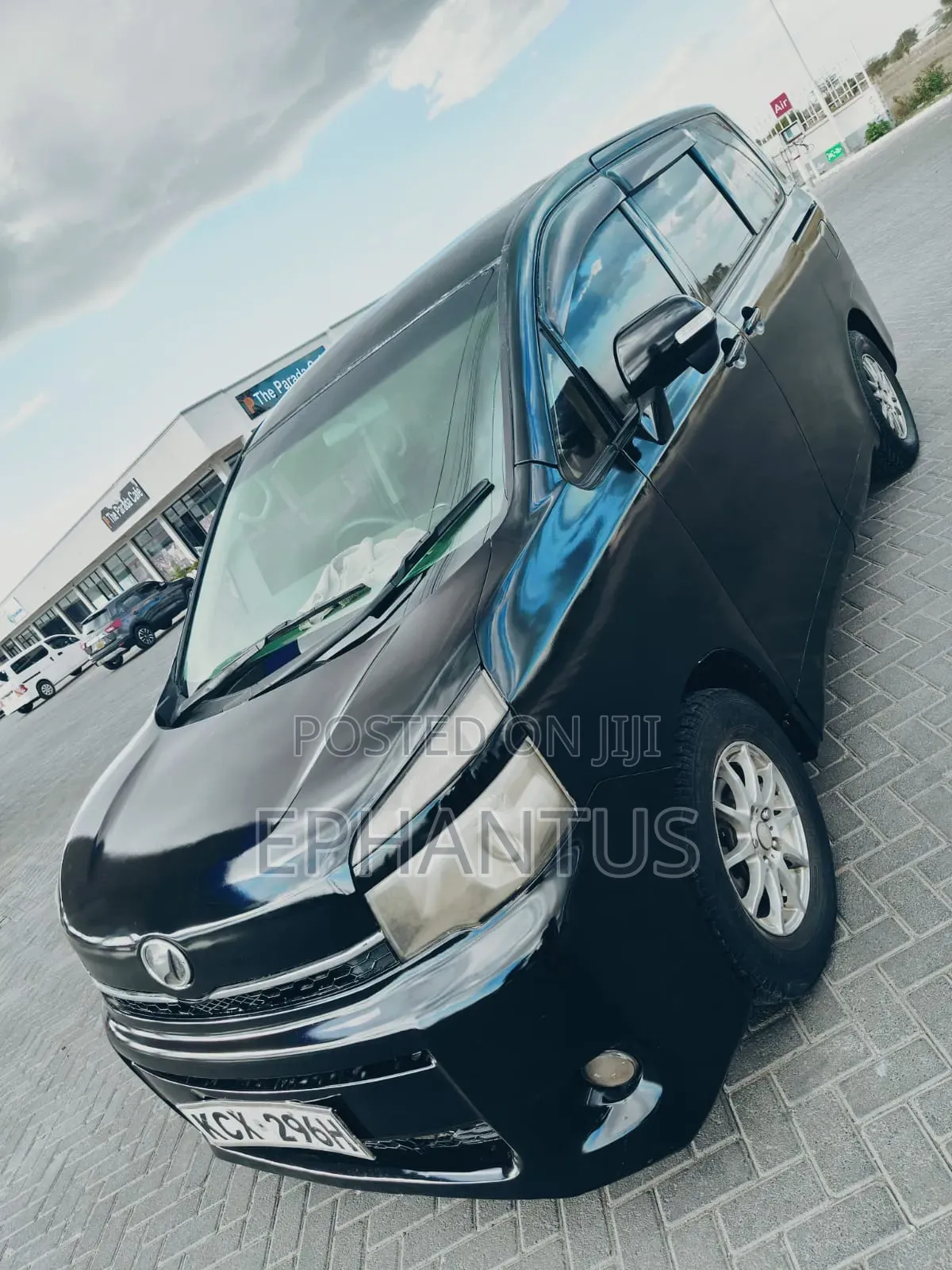 Toyota Voxy X 2WD 8-Seater 2012 Black
