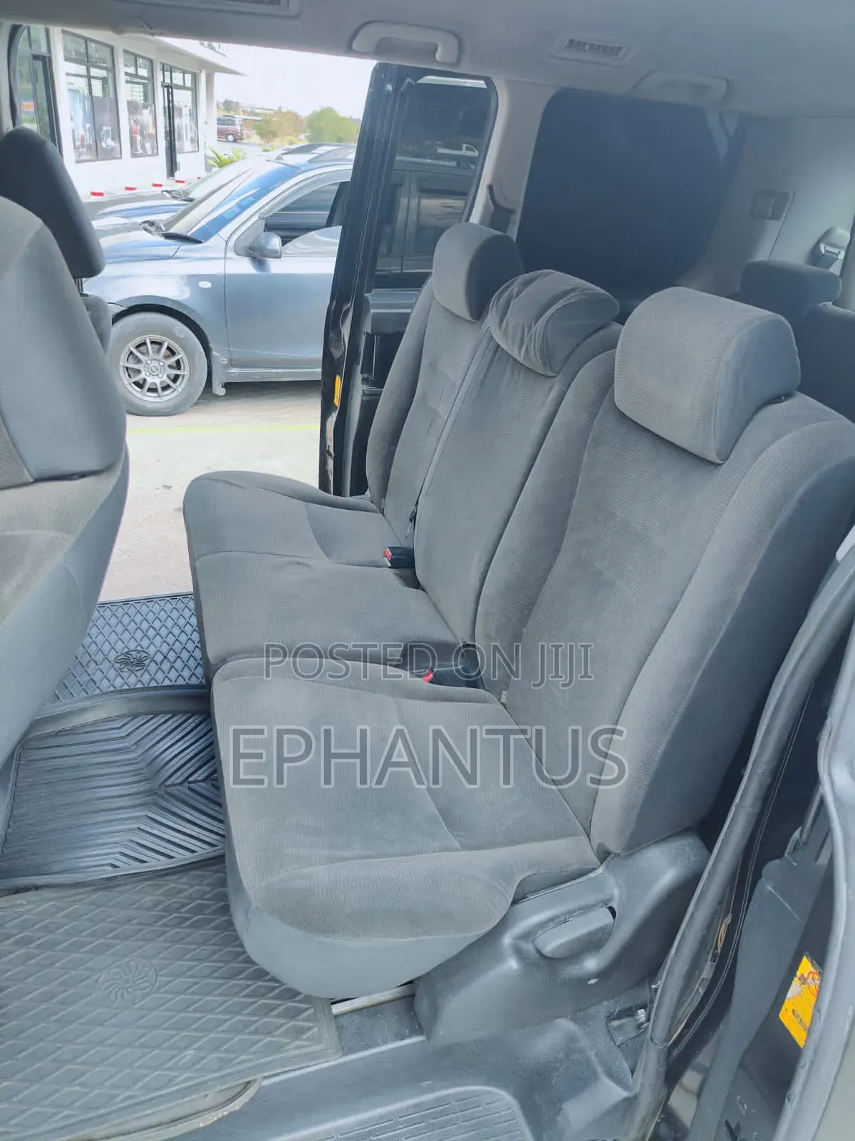 Toyota Voxy X 2WD 8-Seater 2012 Black