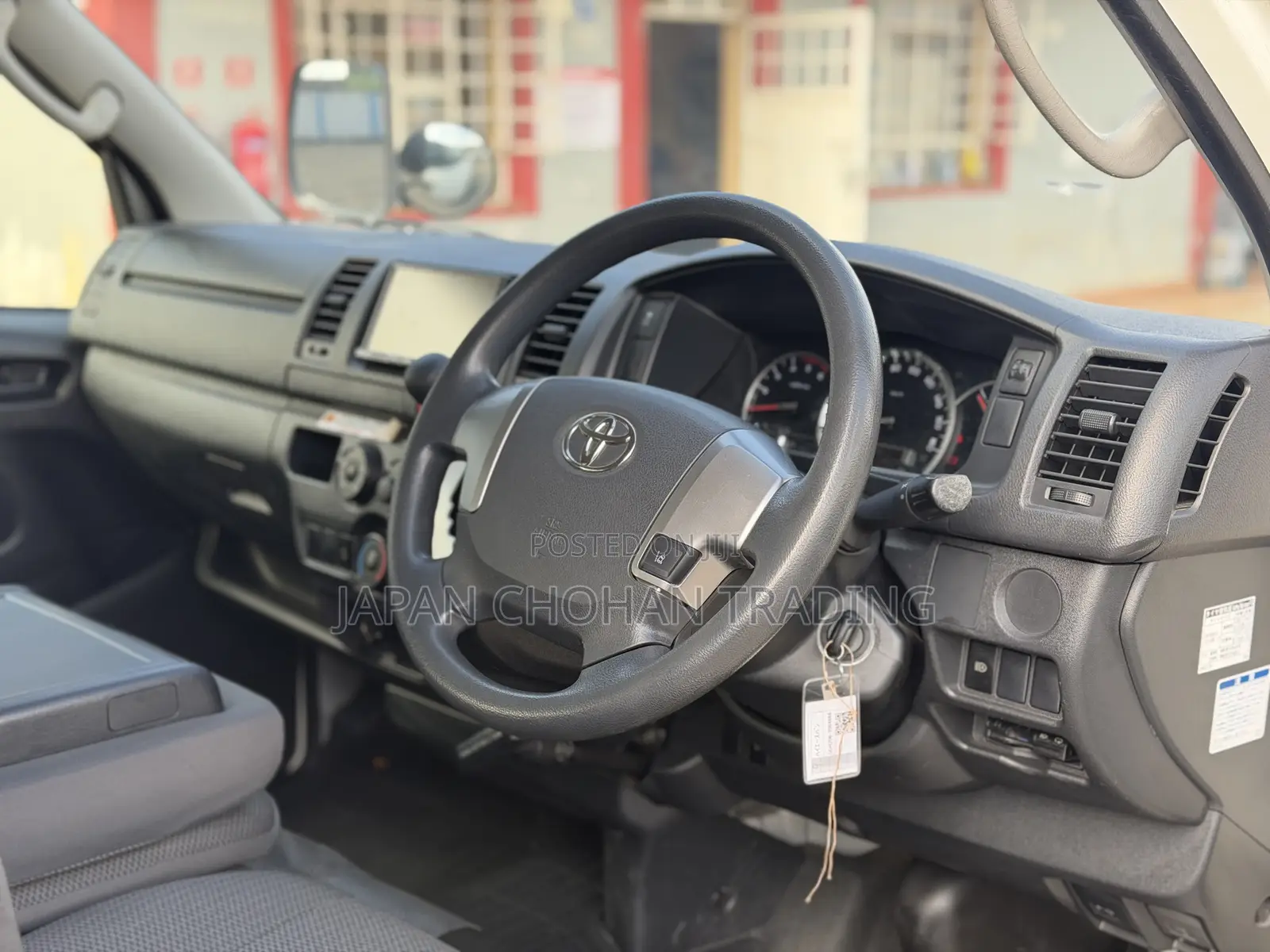 Toyota HiAce 2019 White