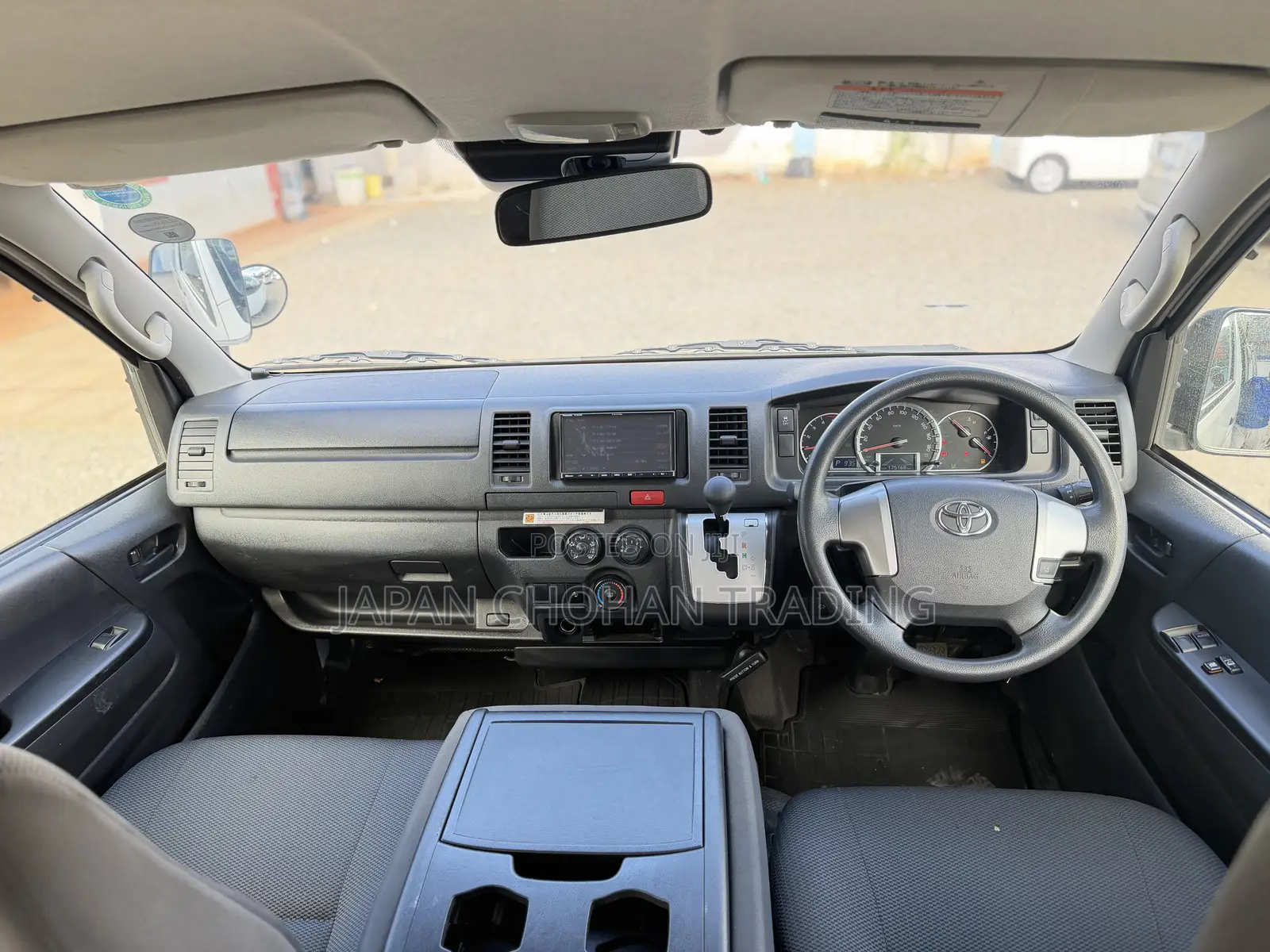 Toyota HiAce 2019 White
