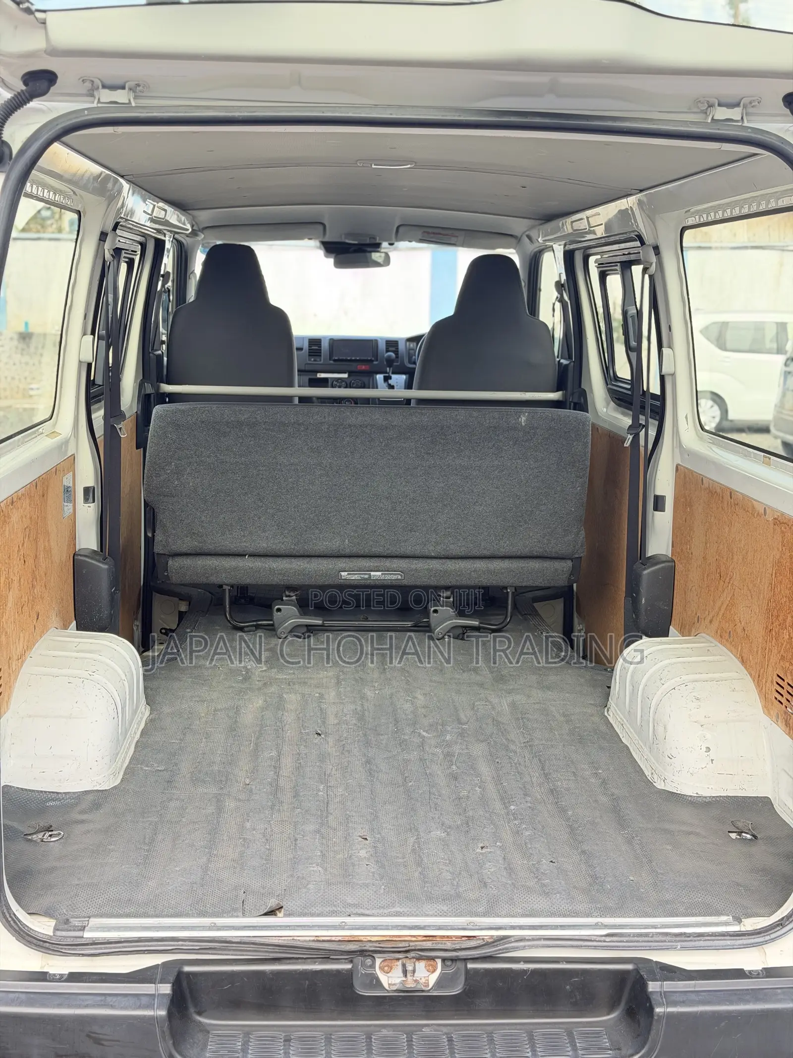 Toyota HiAce 2019 White