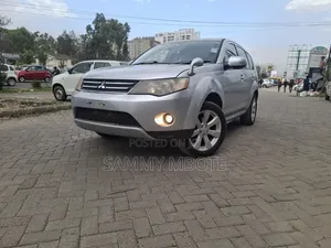 Mitsubishi Outlander 2011 Silver