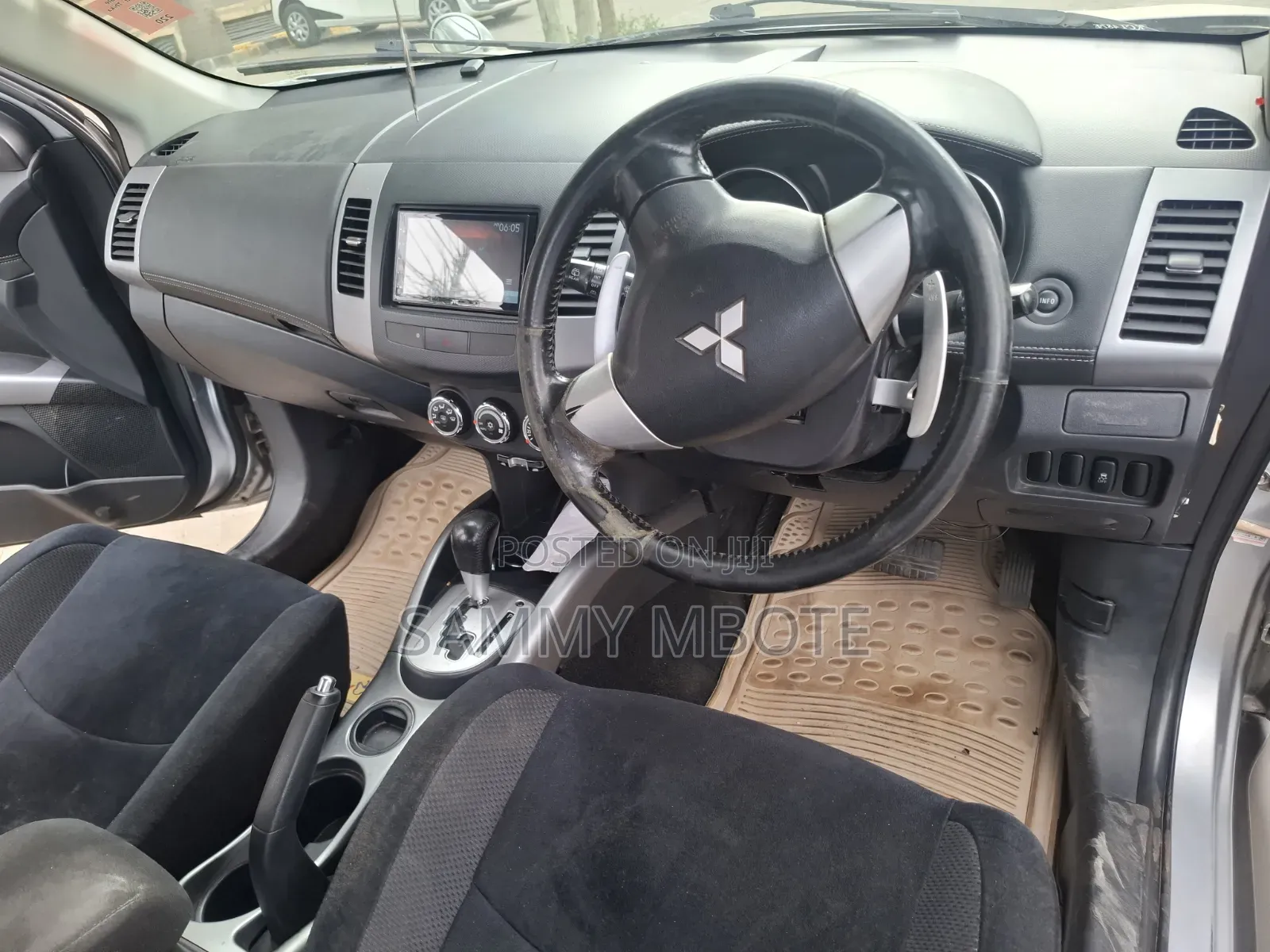 Mitsubishi Outlander 2011 Silver