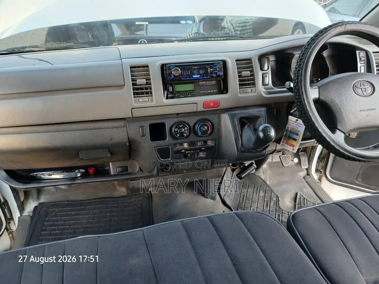 Toyota HiAce 2010 White