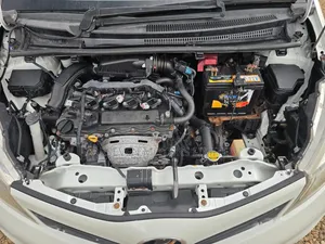 Toyota Vitz 2013 White