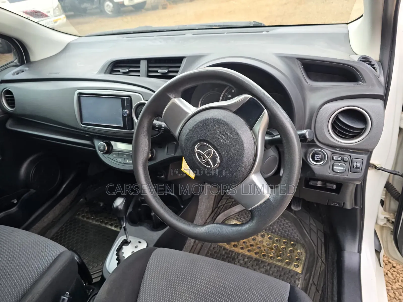 Toyota Vitz 2013 White