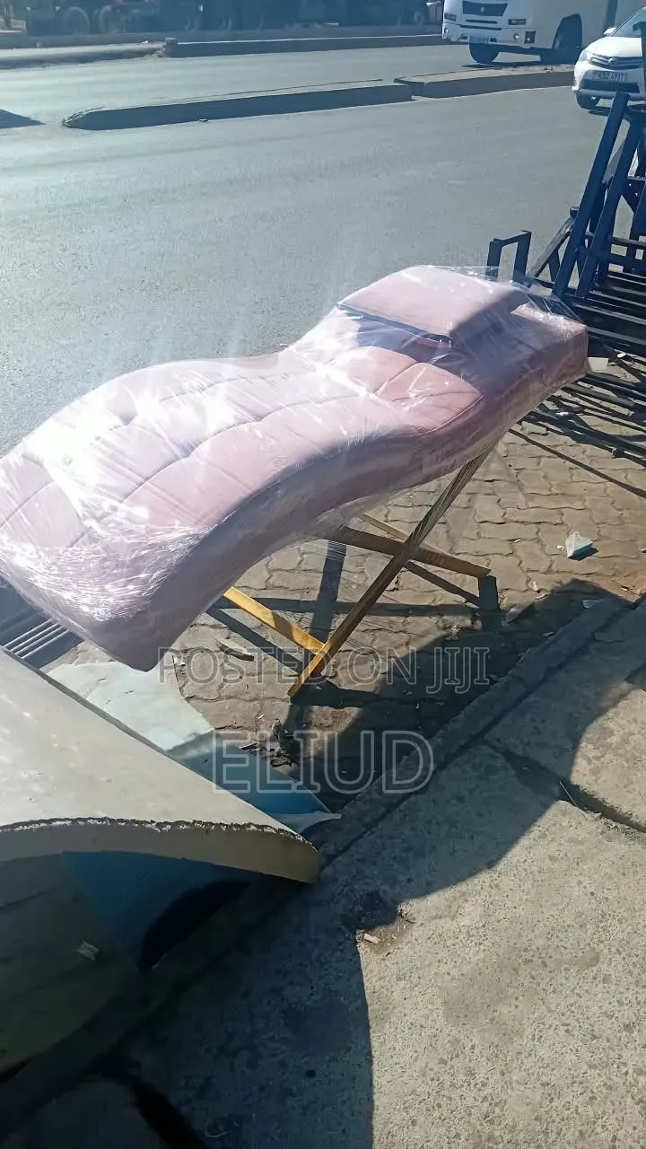 Saloon Seats