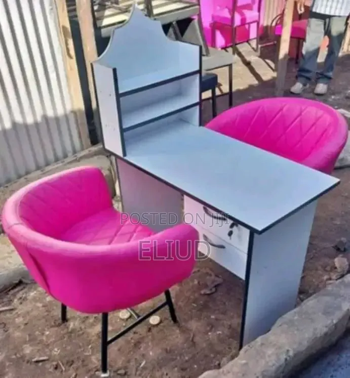 Saloon Seats