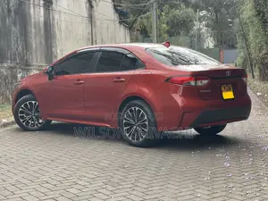 Toyota Corolla 2019 Orange