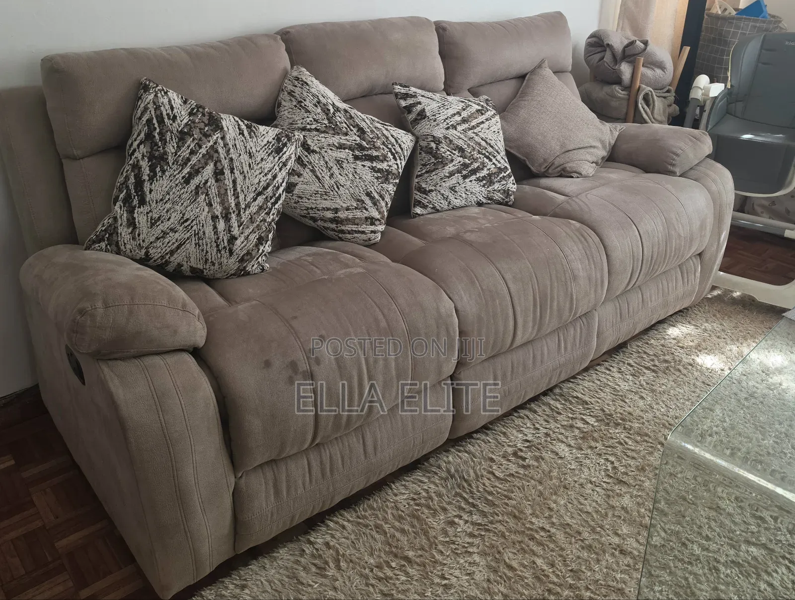 Comfortable 6 Seater Recliner Seats