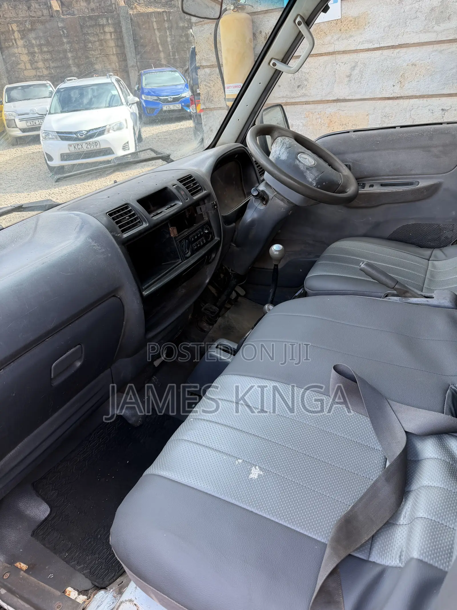 Mazda B-series 2009 White