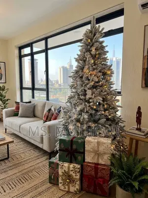 Hinged, Full-Bodied Snow Flocked With Inbuilt Lights Christmas Tree