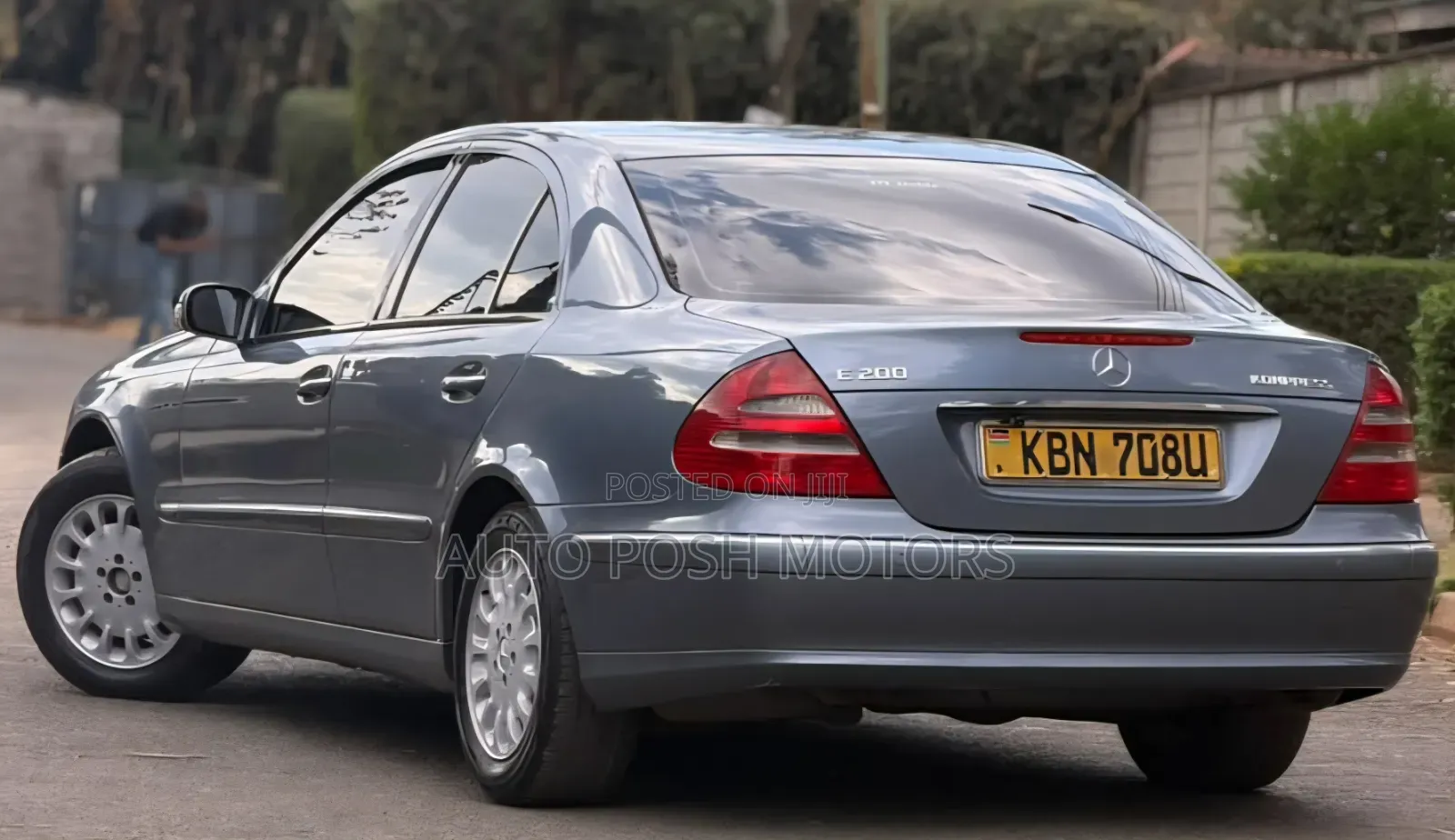 Mercedes-Benz E200 2006 Blue