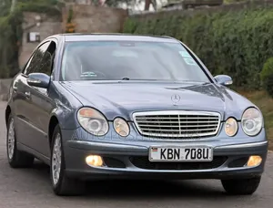 Mercedes-Benz E200 2006 Blue