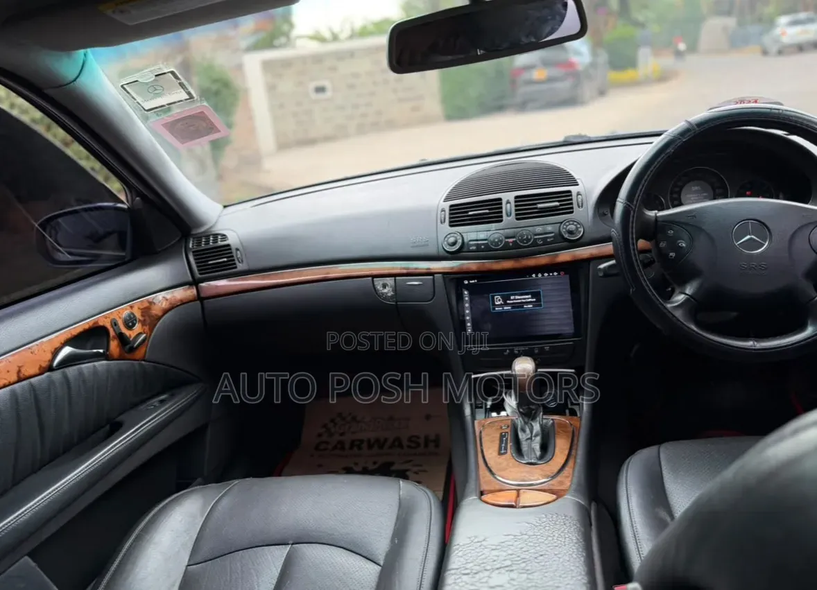 Mercedes-Benz E200 2006 Blue