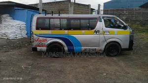 Toyota HiAce 2011 Silver