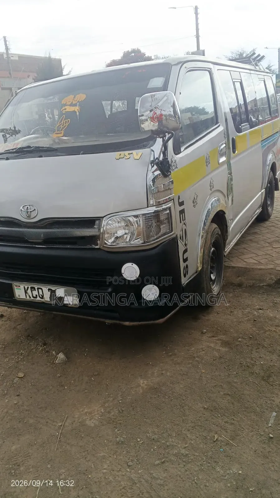 Toyota HiAce 2011 Silver