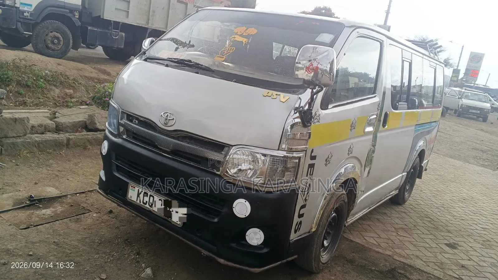 Toyota HiAce 2011 Silver