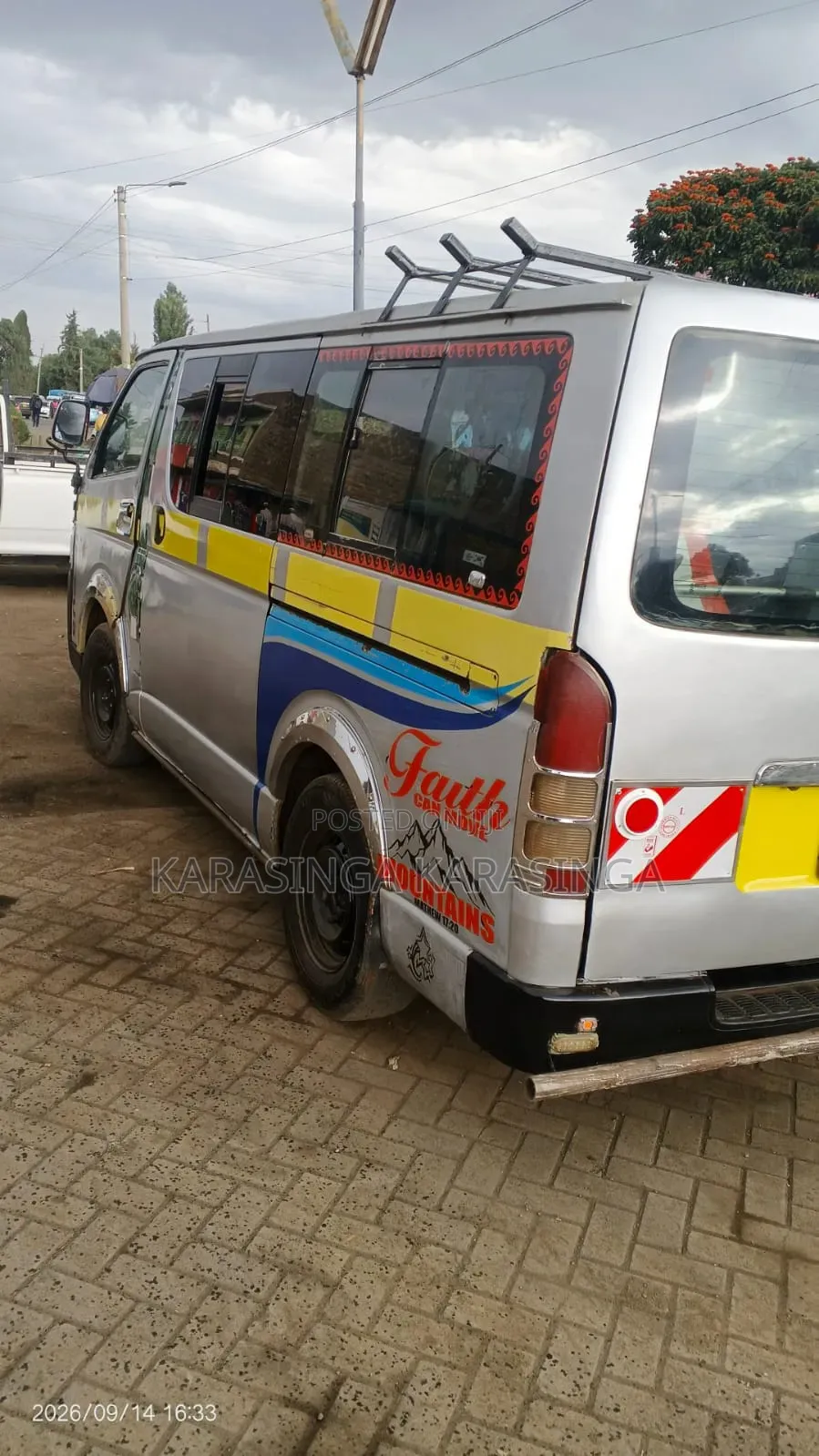 Toyota HiAce 2011 Silver