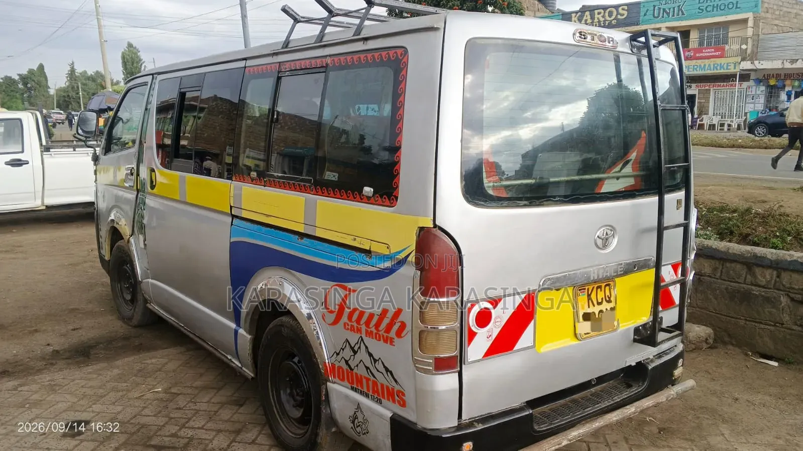 Toyota HiAce 2011 Silver