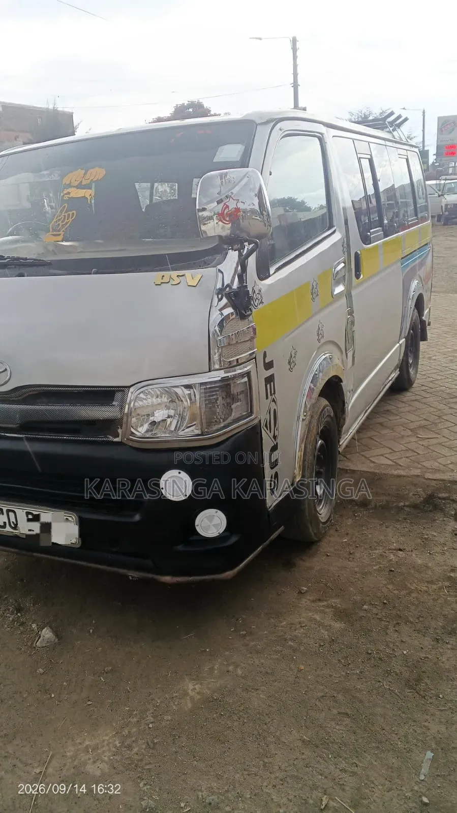 Toyota HiAce 2011 Silver