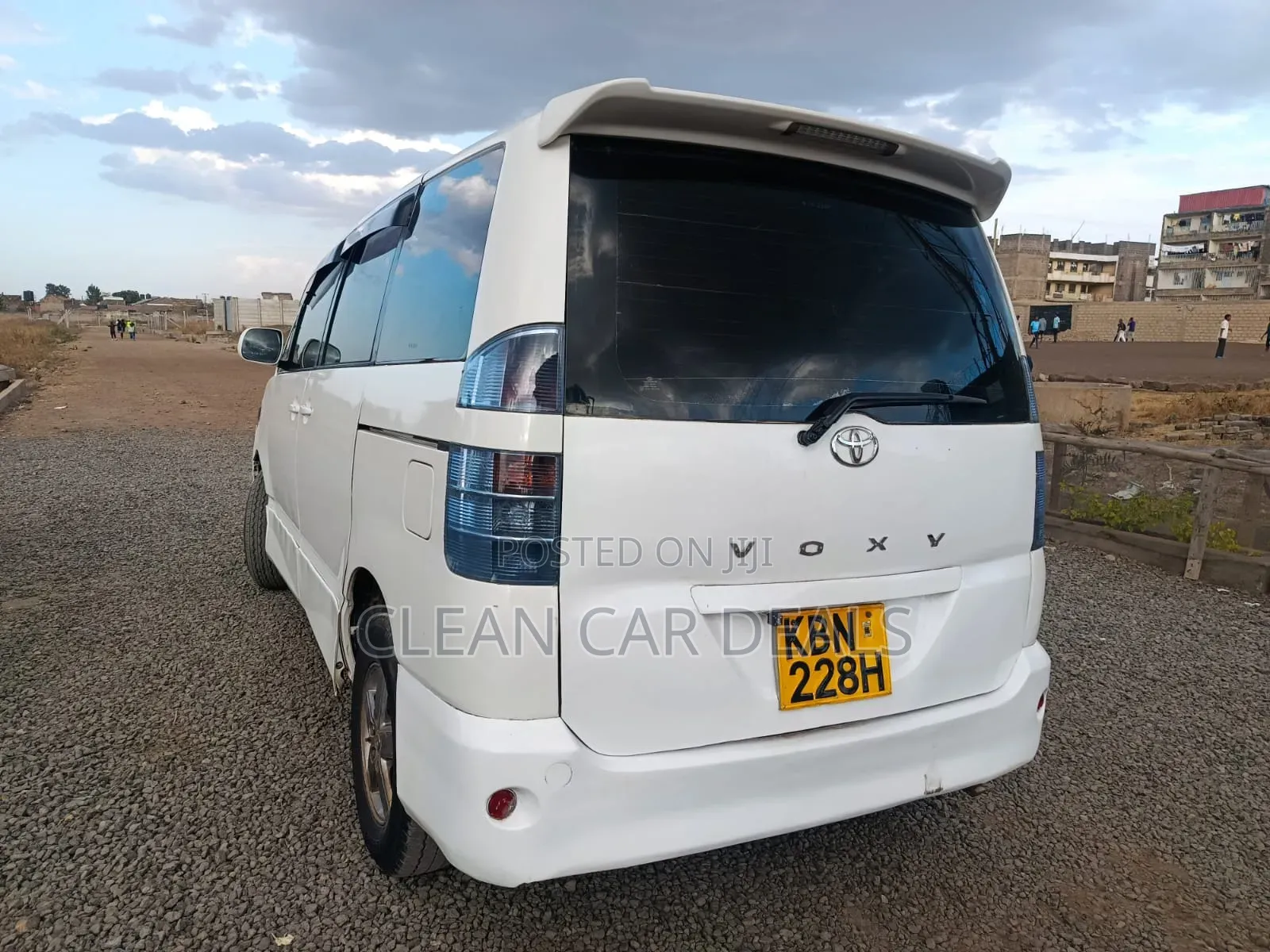Toyota Voxy 2005 White