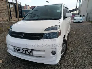 Toyota Voxy 2005 White