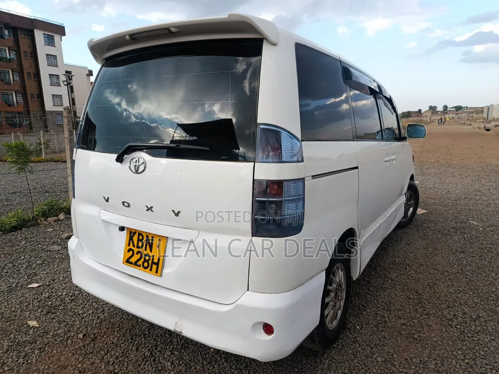 Toyota Voxy 2005 White