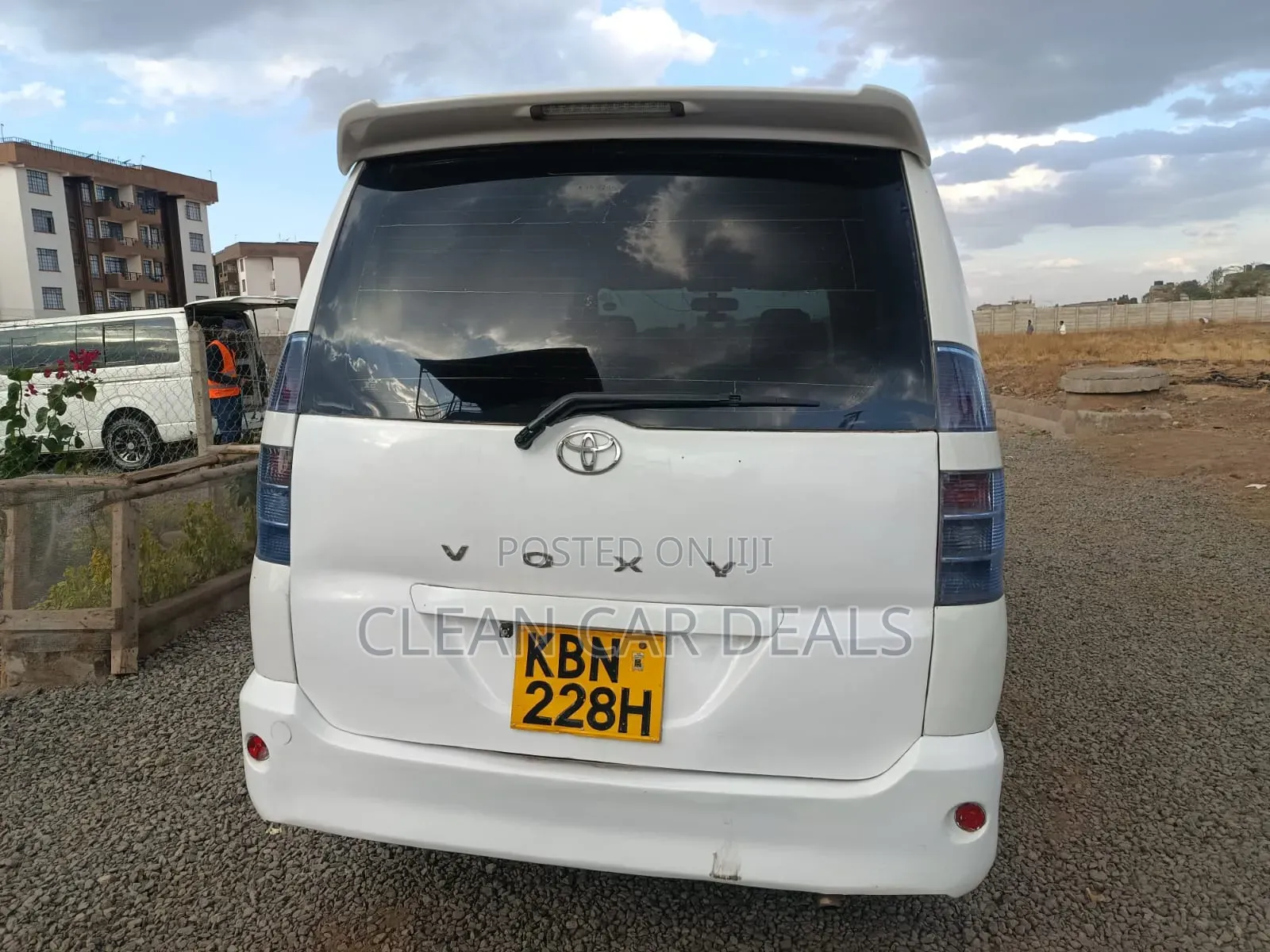 Toyota Voxy 2005 White