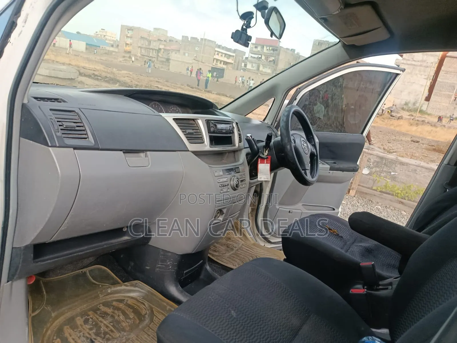 Toyota Voxy 2005 White
