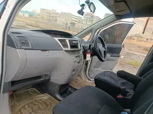 Toyota Voxy 2005 White