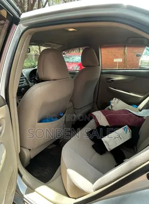 Toyota Axio 1.5 X 2WD 2011 Silver