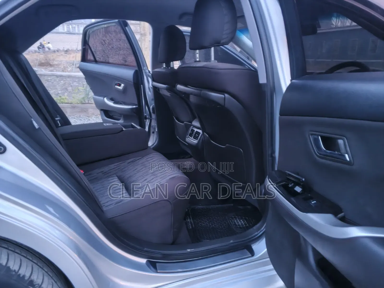 Toyota Crown 2011 Silver