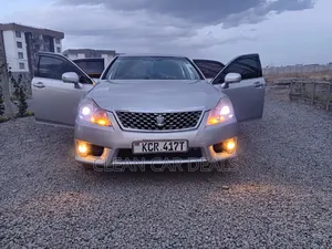 Toyota Crown 2011 Silver