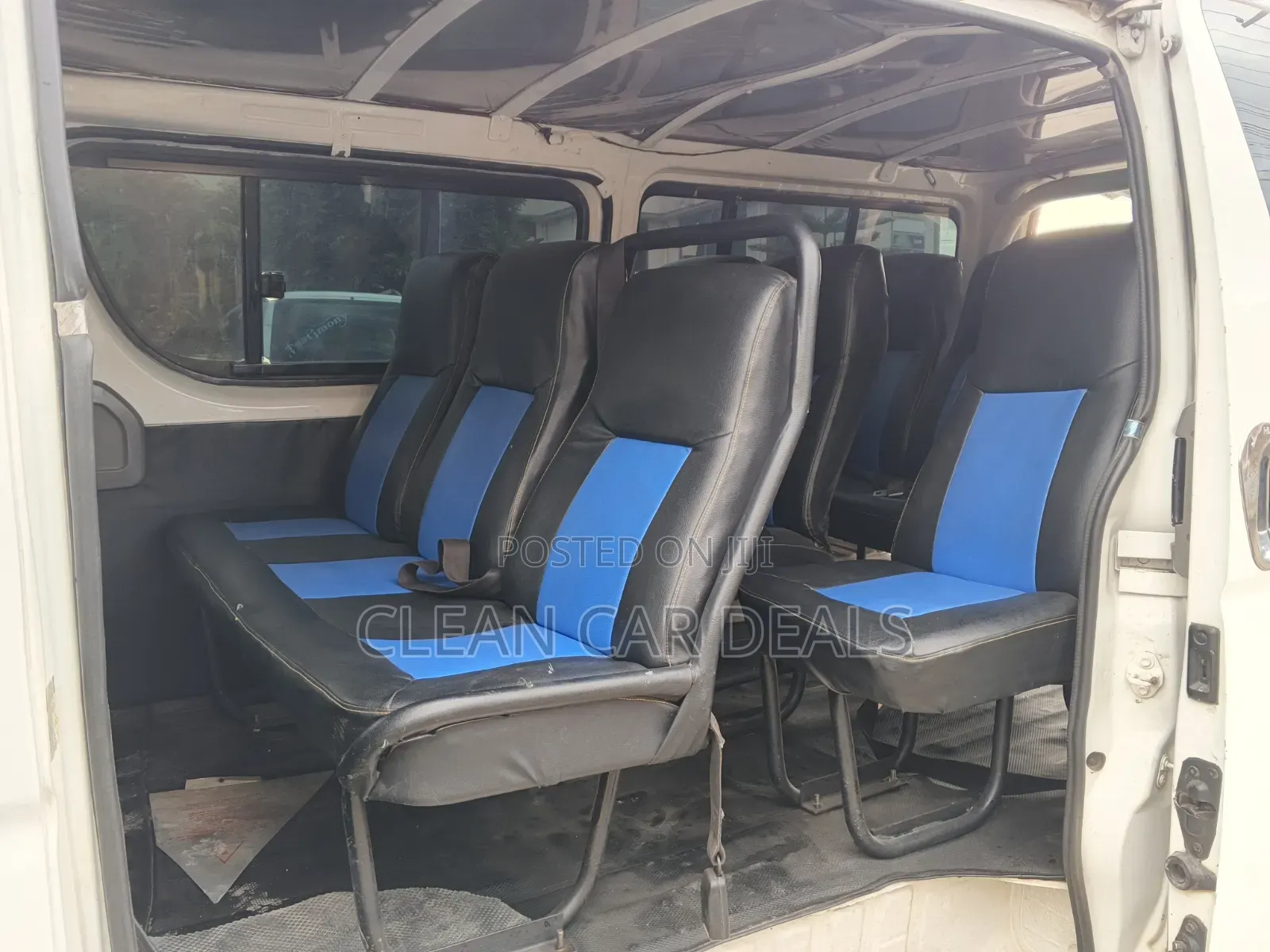 Toyota HiAce 2011 White