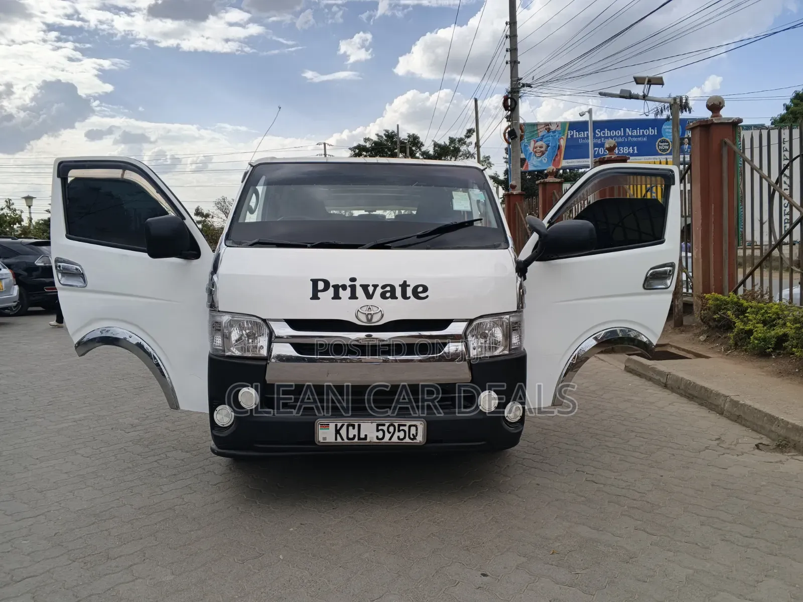 Toyota HiAce 2011 White