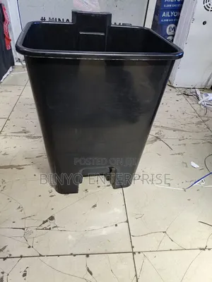 Black Pedal Bin