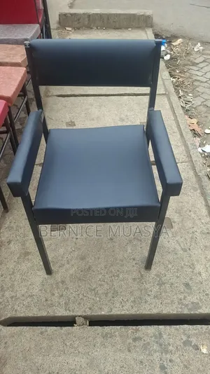 Office Executive Waiting Room & Office Guest Chair - Black Finish