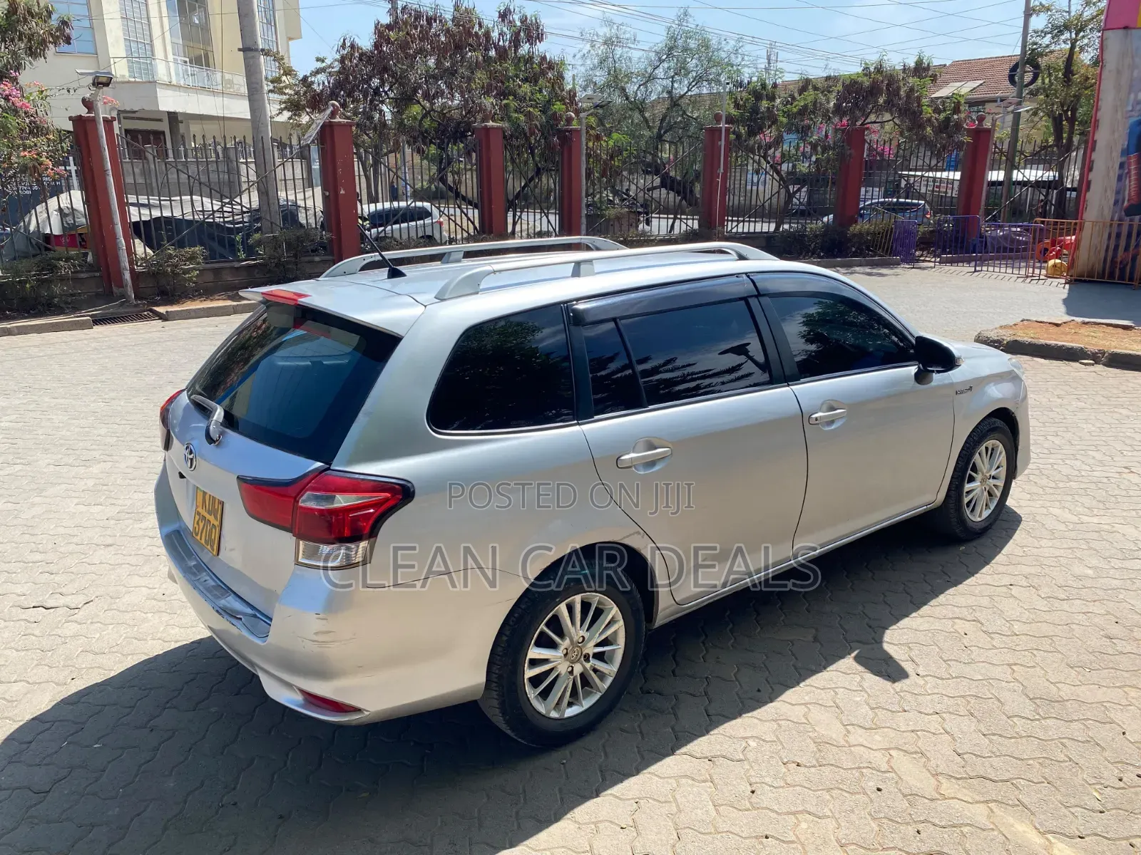Toyota Corolla Fielder 2017 Silver