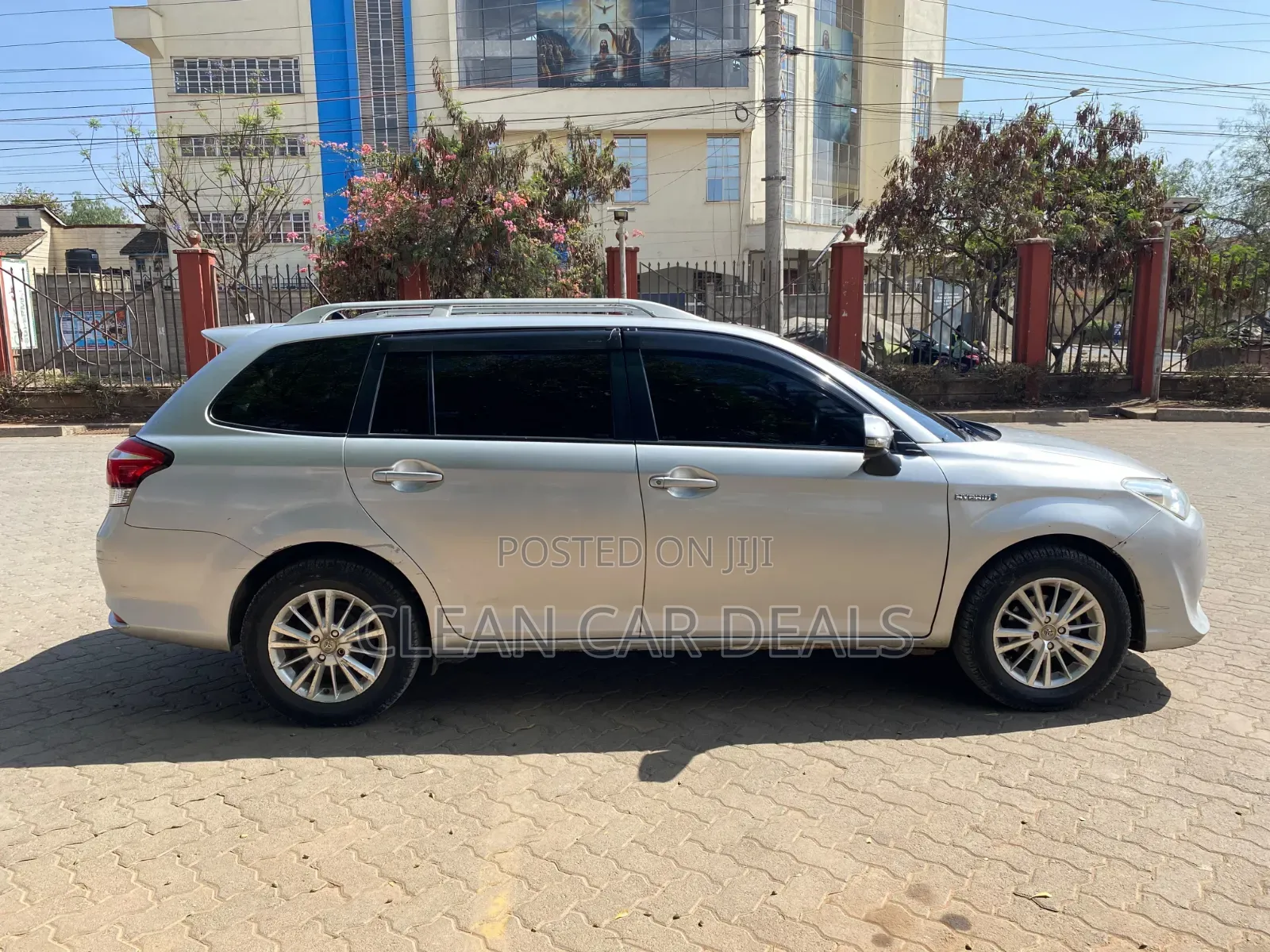 Toyota Corolla Fielder 2017 Silver