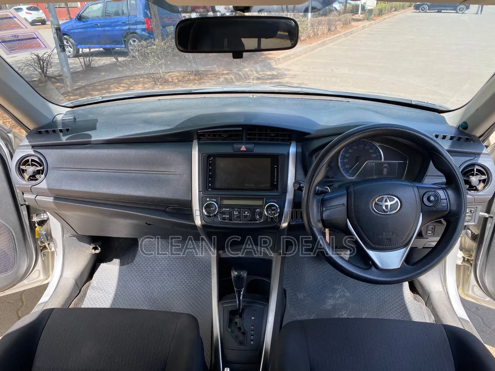 Toyota Corolla Fielder 2017 Silver