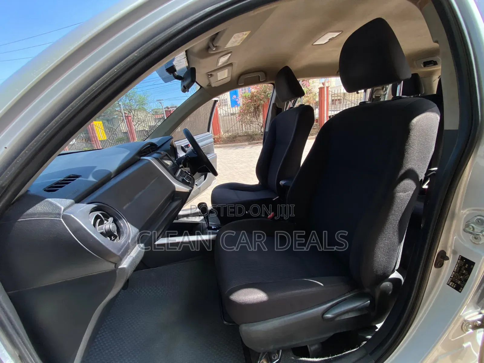 Toyota Corolla Fielder 2017 Silver