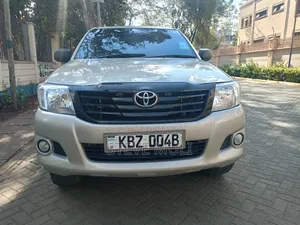 Toyota Hilux 2015 Gold