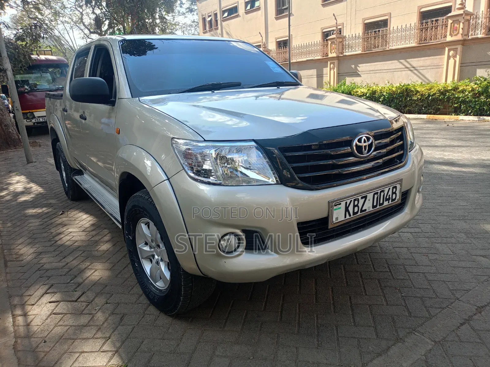Toyota Hilux 2015 Gold